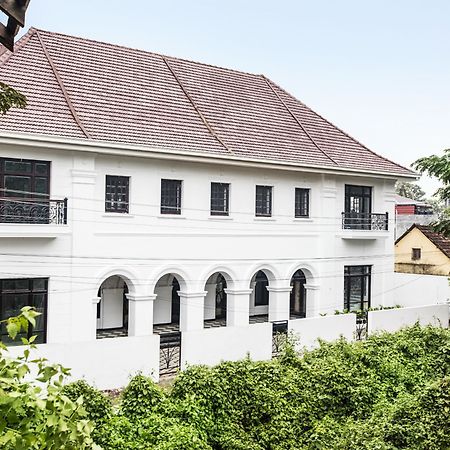 Alpha Old Court House Hotel Kochi Buitenkant foto