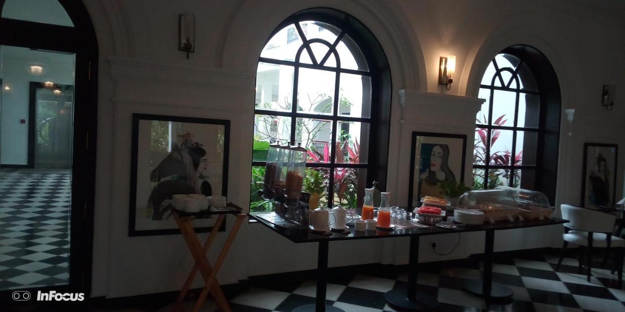 Alpha Old Court House Hotel Kochi Buitenkant foto